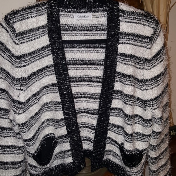 $5 ITEM. Calvin Klein cardigan. MUST BUNDLE WITH TWO OTHER ITEMS - Picture 3 of 7